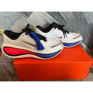 Nike Vomero Plus - White Metallic Silver - Black BNIB Men’s 11, Women’s 12.5